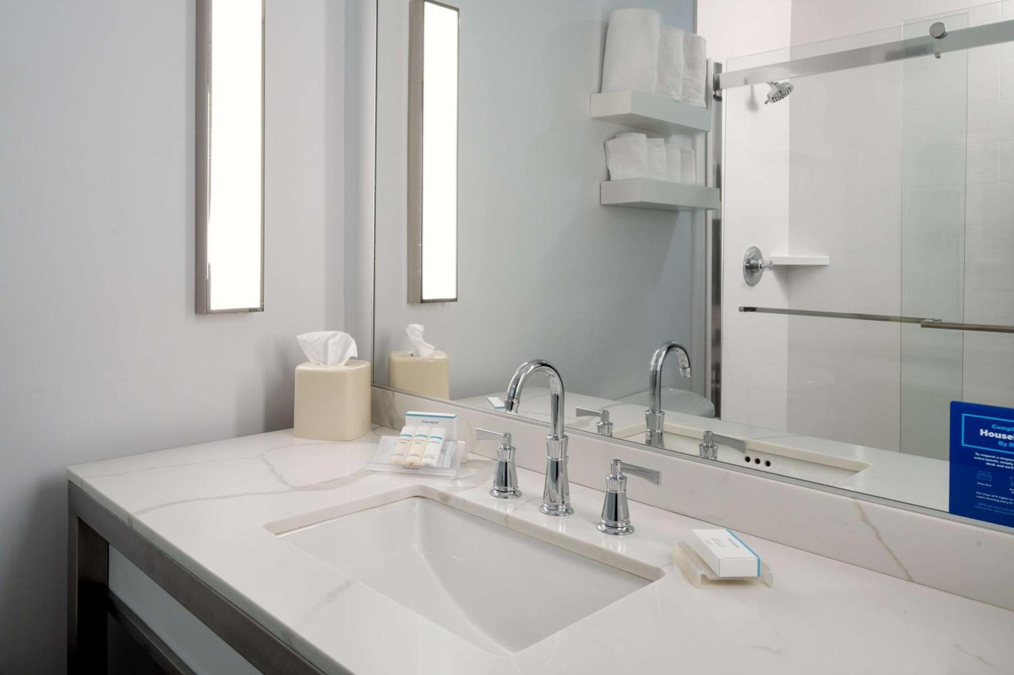Hilton Garden Inn Фолсом Экстерьер фото