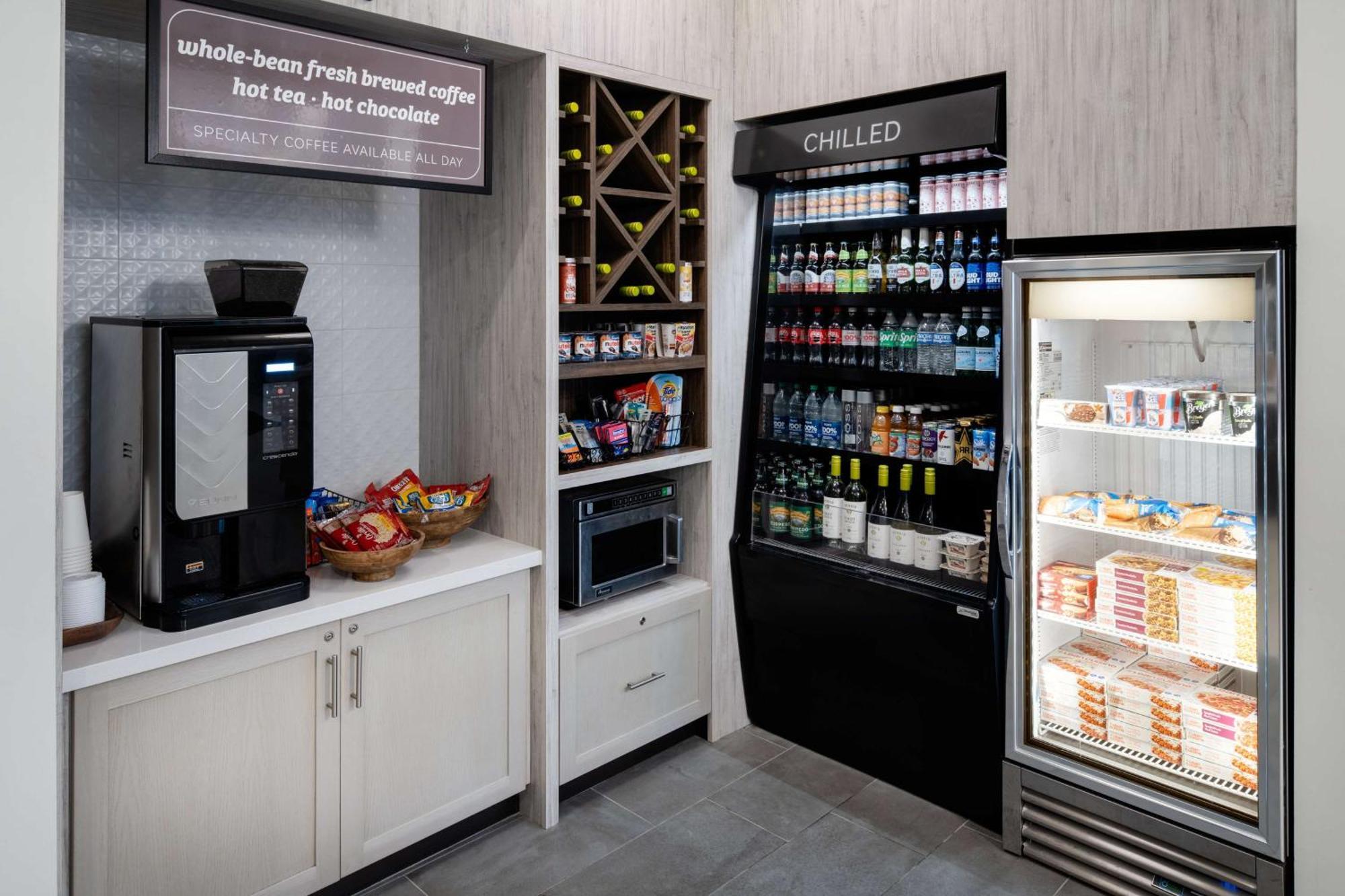 Hilton Garden Inn Фолсом Экстерьер фото